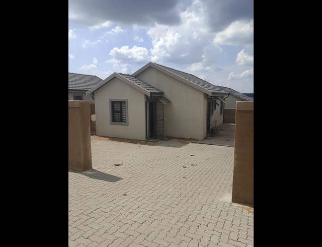 3 BEDROOM PROPERTY TO RENT IN KAYA SAND